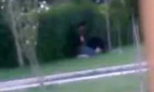 Четиридесет и пет чаши идват в цялата си porno balgarsko слава в колата пред камерата