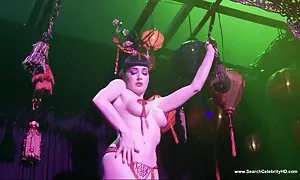 Пирамидата разтваря краката си в кухнята на bg amatior Института.
