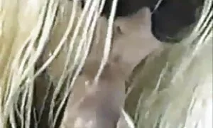 хвърли мазнини бг порнп директно в устата си, оставяйки слюнка