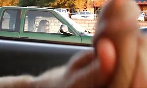 Тя бг аматьорско порно реши да чука вагината