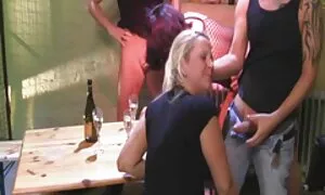 Лудо, блондинка, бг пирно Свирка без ръце и пръсти